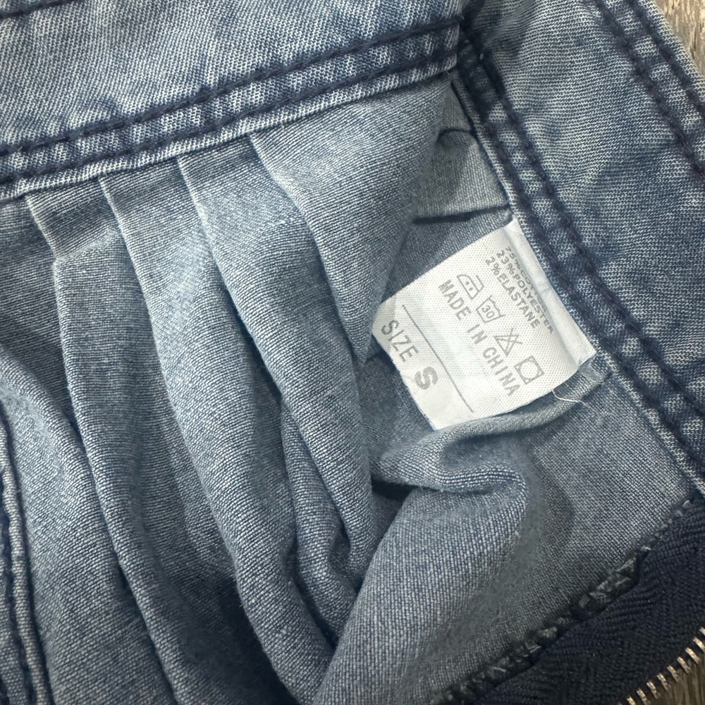 Blue Jeans - Picture 4 of 7